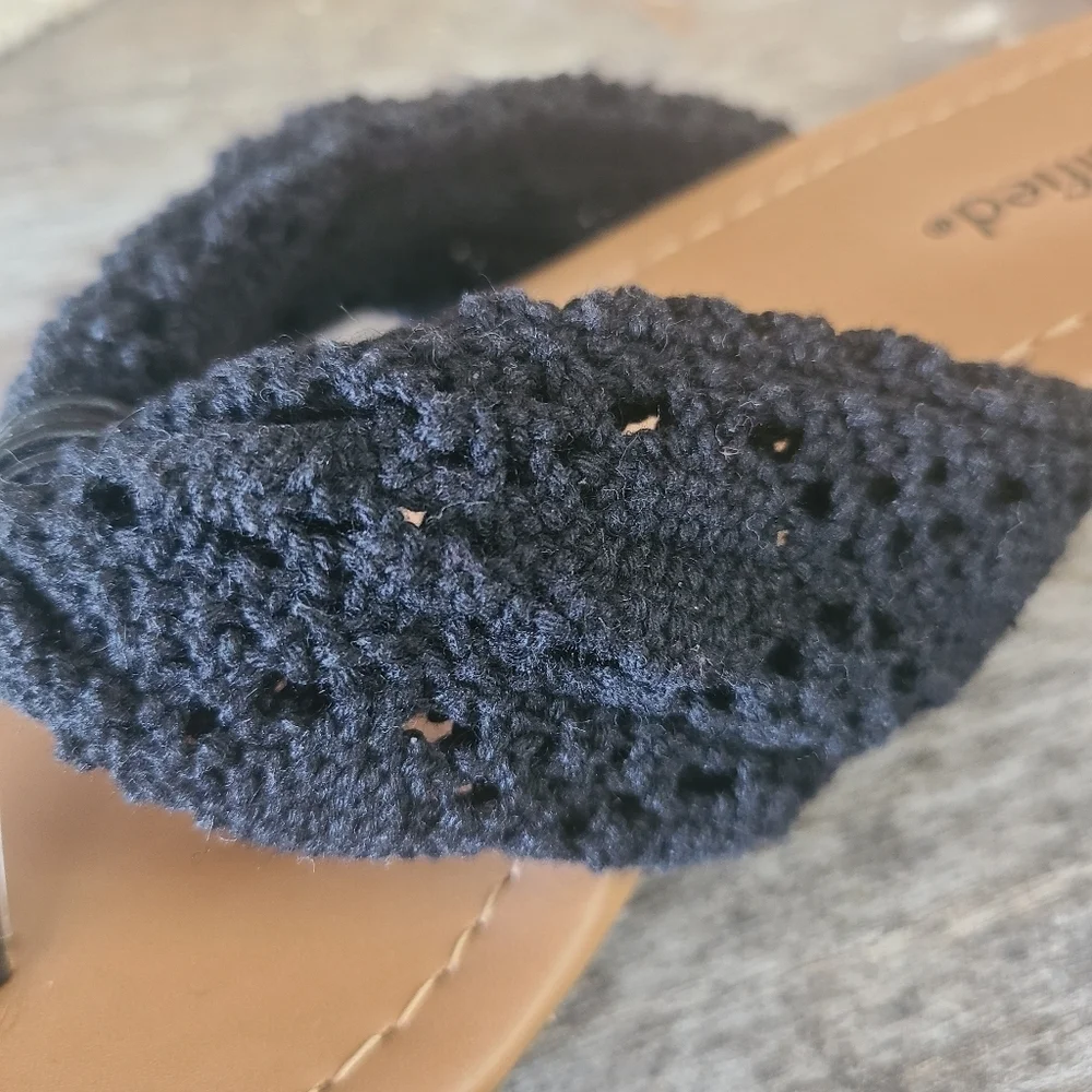 Cityclassified Crocheted Black Wedge Sandal Size 7